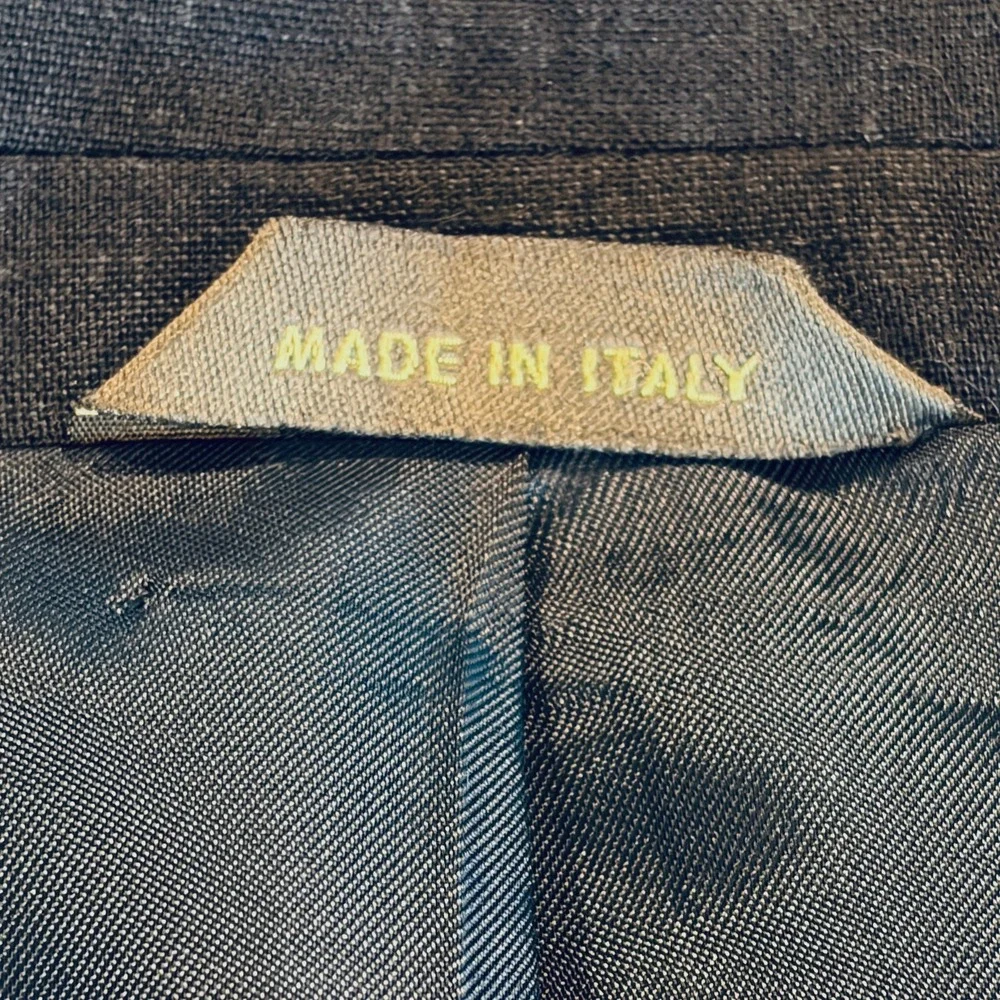 Banana Republic style profile